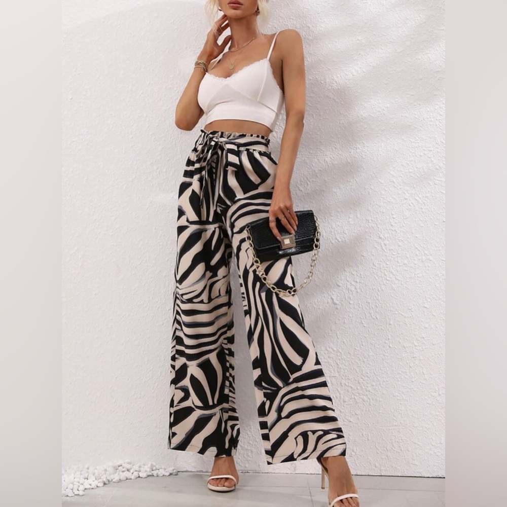 High waisted belted paper waist all over print wide leg pant brand new